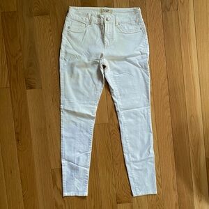 White skinny jeans